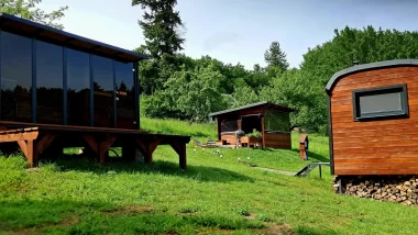 Císařský medový glamping - 01