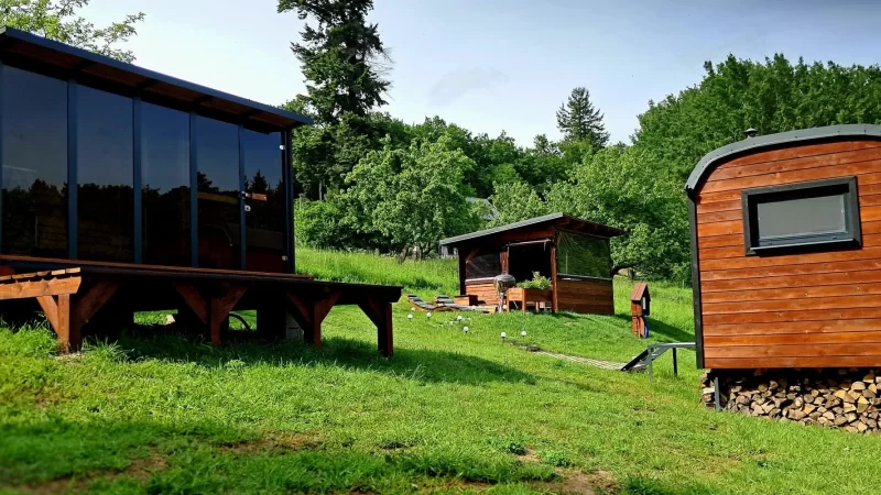 Císařský medový glamping - 01