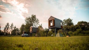 Posedy Panský dvůr Telč - 01